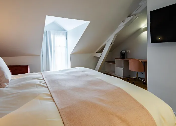 Solstice - Et Terroir Beaune (Cote d'Or)